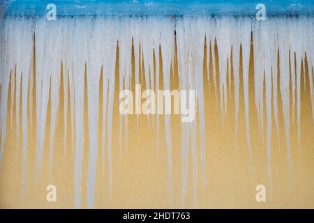 icicle, bordo tetto, icicles, bordi tetto Foto Stock