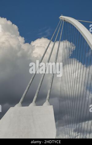 ponte con stalla via cavo, ponte samuel beckett, ponti con stalla via cavo Foto Stock