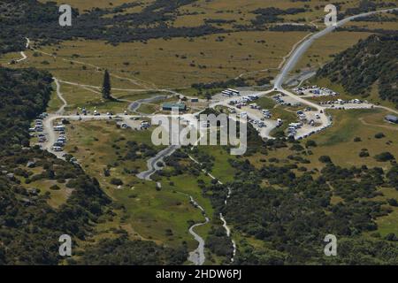 Vista del Campground Hooker Valley dalla pista ai Tarn Sealy nel Parco Nazionale di Mount Cook sull'Isola Sud della Nuova Zelanda Foto Stock