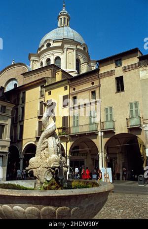 Italia, Lombardia, Mantova, Piazza Broletto, Fontana dei Delfini Foto Stock