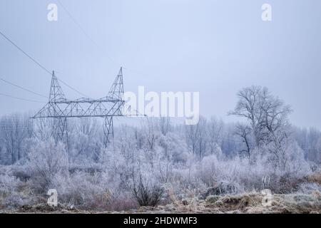 Linee elettriche ad alta tensione. Foto Stock