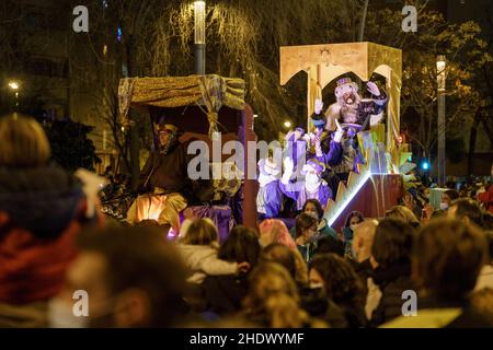 Cavalcata dei Magi 2022. Nel quartiere Sant Andreu de Palomar nella città di Barcellona. Foto Stock