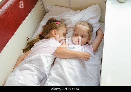 bambino, treno, dormire, bambini, bambini, capretto, capretti, treni, dormire, addormentarsi, per dormire Foto Stock