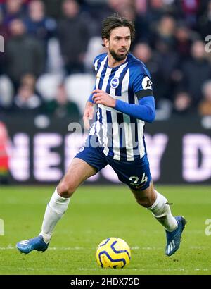 Foto di archivio datata 01-02-2020 di Brighton e Davy Propper di Hove Albion durante la partita della Premier League al London Stadium. Il boss di Brighton, Graham Potter, ammette di non essere stato troppo sorpreso dalla decisione 'coraggiosa' di Davy Propper di abbandonare il calcio all'età di soli 30 anni. Data di emissione: Venerdì 7 gennaio 2022. Foto Stock