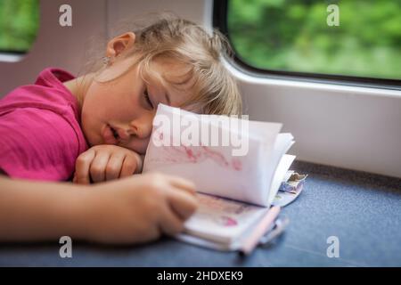 ragazza, dormire, treno, ragazze, dormire, addormentarsi, dormire, treni Foto Stock