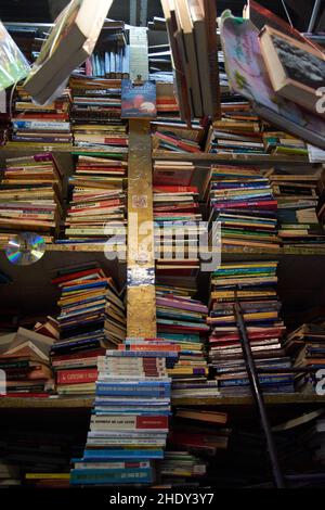 Vecchio negozio di libri nel centro di medellin, Antioquia, Colombia. Seconda mano, libri usati Foto Stock