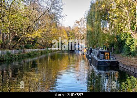 Regents Canal, Islington, Londra, Regno Unito. Foto Stock