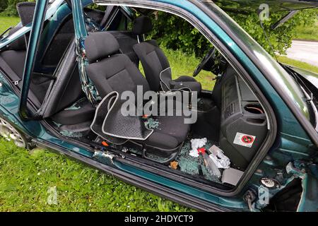 auto relitto, perdita totale, incidente auto danneggiata, auto relitti, incidente auto danneggiato Foto Stock