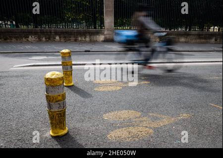Illustrazione di ciclisti, piste ciclabili e piste ciclabili corona a Parigi, il 2021 settembre. Foto di Mylene DeRoche/ABACAPRESS.COM Foto Stock