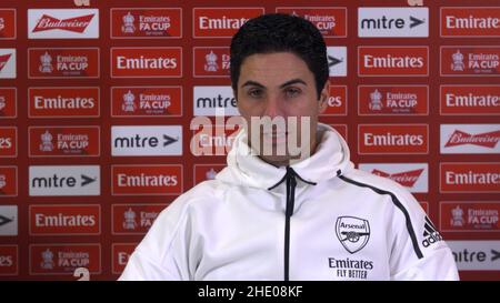 Screen grab tratto dalla conferenza multimediale virtuale con il manager dell'Arsenal Mikel Arteta. Data di emissione: Venerdì 7 gennaio 2022. Vedi la storia del PA SOCCER Arsenal Shirt. Il credito fotografico deve essere: Arsenal Media/filo PA. NOTA PER I REDATTORI: Questa foto di handout può essere utilizzata solo a scopo di rendicontazione editoriale per l'illustrazione contemporanea di eventi, cose o persone nell'immagine o fatti menzionati nella didascalia. Il riutilizzo dell'immagine potrebbe richiedere un'ulteriore autorizzazione da parte del titolare del copyright. Foto Stock