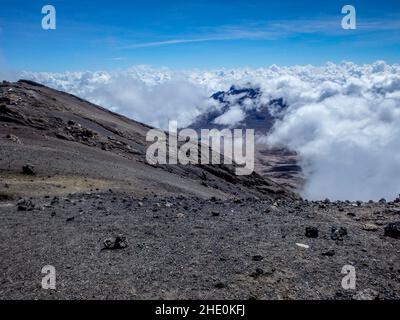 Il monte Kilimanjaro è un vulcano dormiente in Tanzania. Foto Stock