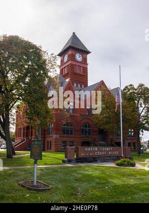 Ludington, Michigan, USA - 22 ottobre 2021: Il tribunale della contea di Mason Foto Stock