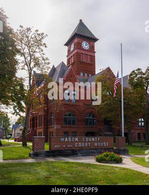 Ludington, Michigan, USA - 22 ottobre 2021: Il tribunale della contea di Mason Foto Stock