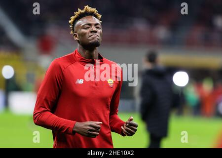 Milano, Italia. 06th Jan 2022. Tammy Abraham of AS Roma guarda durante la serie Una partita di calcio 2021/22 tra AC Milan e AS Roma allo Stadio Giuseppe Meazza di Milano il 06 gennaio 2022 Credit: Independent Photo Agency/Alamy Live News Foto Stock