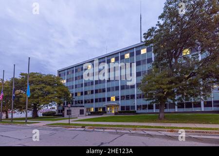 Muskegon, Michigan, Stati Uniti d'America - 21 ottobre 2021: L'edificio dell'amministrazione della contea di Muskegon Foto Stock