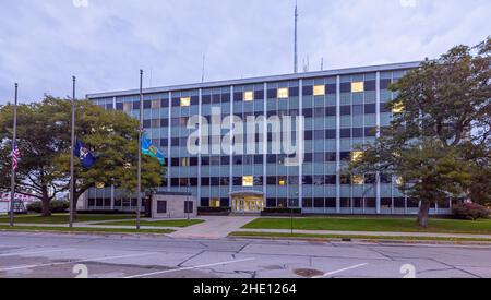 Muskegon, Michigan, Stati Uniti d'America - 21 ottobre 2021: L'edificio dell'amministrazione della contea di Muskegon Foto Stock