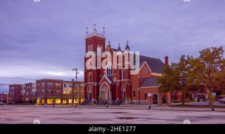 Muskegon, Michigan, USA - 21 ottobre 2021: La Chiesa cattolica di St. Marys Foto Stock