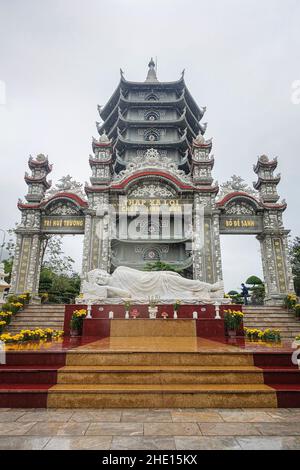 Cinque elementi Pagoda a da Nang City, Vietnam Foto Stock