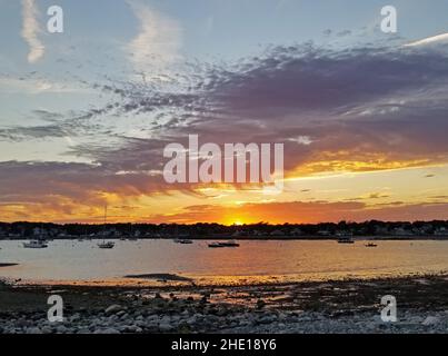 Spettacolare tramonto a Scituate, Massachusetts, vista dalla costa rocciosa a Cedar Point -07 Foto Stock