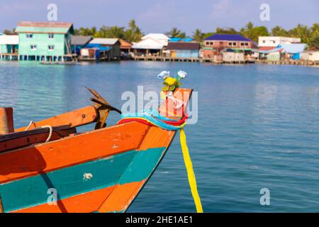 Villaggio di pescatori a Koh Rong Island, Cambogia Foto Stock