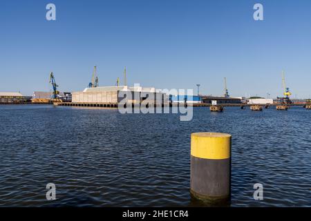 Wismar, Meclemburgo-Pomerania occidentale, Germania - 15 giugno 2020: Vista sul porto marittimo Foto Stock