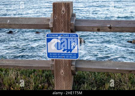 Cartello di avvertimento tsunami West Coast USA Foto Stock