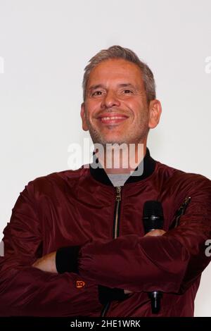 Philippe de Chauveron, Christian Clavier, Heling li, Noom Diawara, medi Sadoun e Abbes Zahmani partecipano alla prima di 'Qu'est-ce qu'on a tous fait au bon Dieu' il 07 gennaio 2022 a Lille, Francia. Foto di ABACAPRESS.COM Foto Stock