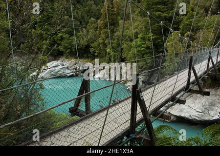 Ponte sospeso nella Gola di Hokitika, Costa Ovest sull'Isola Sud di Nuova Zelanda Foto Stock