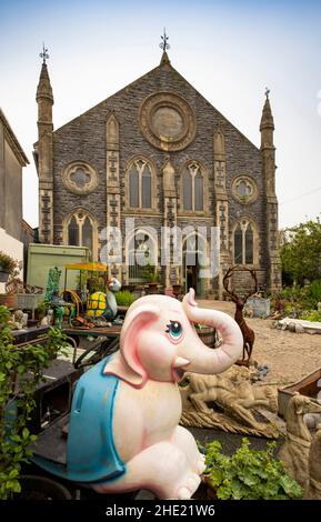 Regno Unito, Galles, Pembrokeshire, Pembroke, East Back, Ex Cappella Battista, ora emporio antico Foto Stock