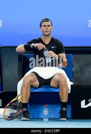 Melbourne, Australia. 8th. Gennaio 2022. Il tennista spagnolo Rafael Nadal è in azione durante il torneo estivo di Melbourne al Melbourne Park il sabato 08 gennaio 2022. © Juergen Hasenkopf / Alamy Live News Foto Stock