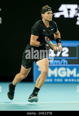 Melbourne, Australia. 8th. Gennaio 2022. Il tennista spagnolo Rafael Nadal è in azione durante il torneo estivo di Melbourne al Melbourne Park il sabato 08 gennaio 2022. © Juergen Hasenkopf / Alamy Live News Foto Stock