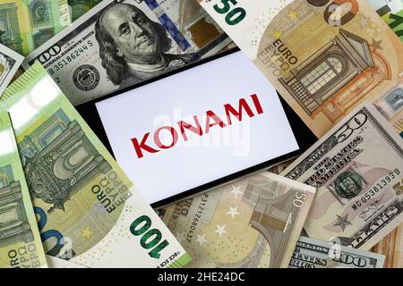 Editoriale Konami. Foto illustrativa per notizie su Konami - un intrattenimento giapponese, video gioco, e il gioco d'azzardo conglomerato Foto Stock