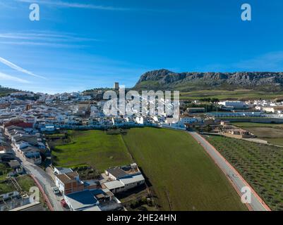 Vista del comune rurale di Cañete la Real in provincia di Malaga, Spagna Foto Stock