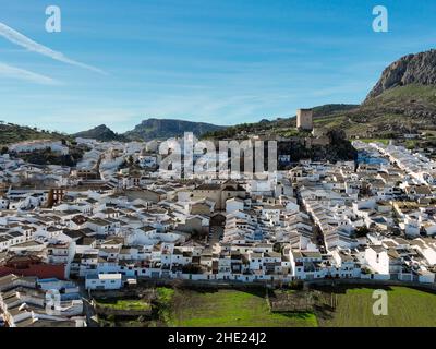 Vista del comune rurale di Cañete la Real in provincia di Malaga, Spagna Foto Stock