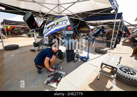 316 Costes Lionel (fra), Tressens Christophe (fra), PH Sport Dans les pas de Léa, PH Sport Zephyr, T4 FIA SSV, W2RC, atmosfera bivacco durante la giornata di riposo del Rally Dakar 2022 il 8th 2022 gennaio a Riyadh, Arabia Saudita - Foto Frédéric le Floch / DPPI Foto Stock