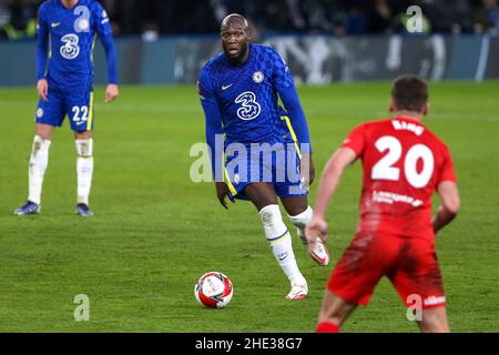 LONDRA, UK JAN 8th Romelu Lukaku di Chelsea sulla palla durante la partita di fa Cup tra Chelsea e Chesterfield a Stamford Bridge, Londra sabato 8th gennaio 2022. (Credit: Tom West | MI News) Credit: MI News & Sport /Alamy Live News Foto Stock