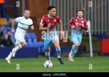 Birkenhead, Regno Unito. 08th Jan 2022. Jai Rowe di Scunthorpe Uniti in azione. EFL Skybet Football League Two match, Tranmere Rovers v Scunthorpe Utd at Prenton Park, Birkenhead, Wirral sabato 8th gennaio 2022. Questa immagine può essere utilizzata solo a scopo editoriale. Solo per uso editoriale, licenza richiesta per uso commerciale. Nessun uso in scommesse, giochi o un singolo club/campionato/giocatore publications.pic di Chris Stading/Andrew Orchard sport fotografia/Alamy Live News credito: Andrew Orchard sport fotografia/Alamy Live News Foto Stock