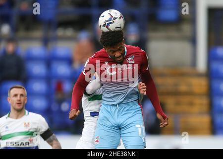 Birkenhead, Regno Unito. 08th Jan 2022. Myles Hippolyte di Scunthorpe United prende la testa alla palla. EFL Skybet Football League Two match, Tranmere Rovers v Scunthorpe Utd at Prenton Park, Birkenhead, Wirral sabato 8th gennaio 2022. Questa immagine può essere utilizzata solo a scopo editoriale. Solo per uso editoriale, licenza richiesta per uso commerciale. Nessun uso in scommesse, giochi o un singolo club/campionato/giocatore publications.pic di Chris Stading/Andrew Orchard sport fotografia/Alamy Live News credito: Andrew Orchard sport fotografia/Alamy Live News Foto Stock