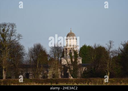 Il Mausoleo, costruito per il quarto duca di Newcastle per onorare sua moglie Georgiana Elizabeth, costruito nel 1822, Milton, West Markham, Nottinghamshire Foto Stock