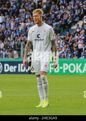 Calcio danese Simon Makienok FC St. Pauli DFB Pokal 1st turno principale Stagione 2021-2022 1. FC Magdeburg vs. FC St. Pauli nella MDCC Arena di M. Foto Stock