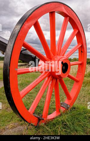 Vintage - Details of Wooden Wagon Wheel - Pitstone Windmill, Ivinghoe, Hertfordshire, Inghilterra, Regno Unito Foto Stock