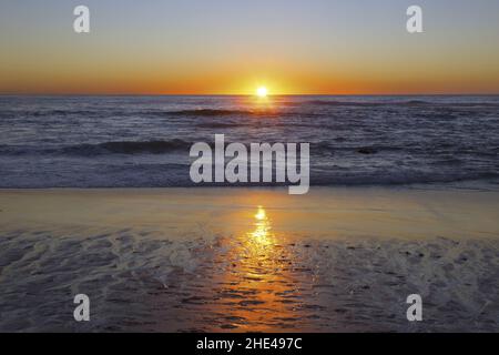 Panorama Tramonto Sky sopra Oceano Pacifico orizzonte da Windansea Beach, San Diego California Stati Uniti d'America Foto Stock