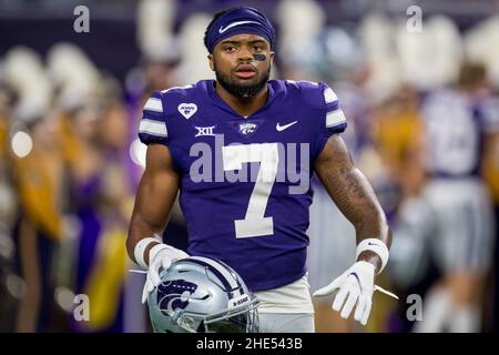 Houston, Texas, Stati Uniti. 4th Jan 2022. Kansas state Wildcats difensive back TJ Smith (7) cammina sul campo prima della partita di football del Texas Bowl NCAA tra le Tigers LSU e i Kansas state Wildcats al NRG Stadium di Houston, Texas. Trak Smith/CSM/Alamy Live News Foto Stock
