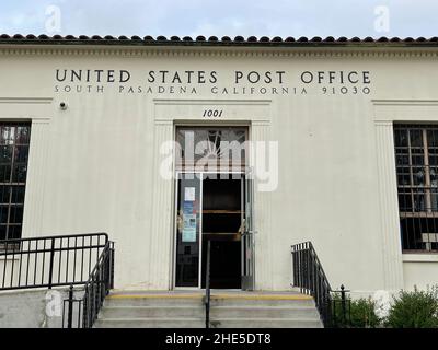 Un ufficio postale degli Stati Uniti è visto, giovedì 19 agosto 2021, a South Pasadena, California (Kirby Lee via AP) Foto Stock