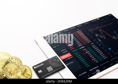 Bitcoin to Tablet Index , Exchange Trading Forex Finance Graphic Concept Foto Stock