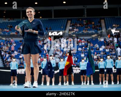 SIMONA HALEP (ROU) vince la finale del Melbourne Summer Set 1 Women's Singles 2022 sconfiggendo Veronika Kudermetova (RUS) domenica 2022 gennaio a Melbourne Foto Stock