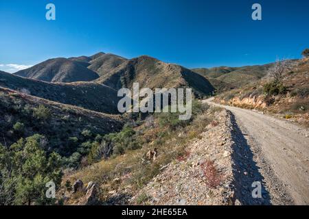 Brady Butte, massiccio delle Bradshaw Mountains, vista da Pine Flat Road 177, Prescott National Forest, Arizona, Stati Uniti Foto Stock