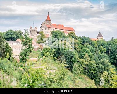 Castello Pernstejn. Uno dei più belli e importanti castelli della repubblica Ceca. Foto Stock