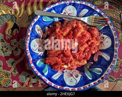 gnocchi alla sorrentina, con pomodori e mozzarella Foto Stock