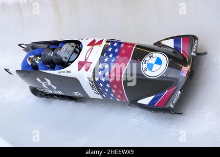 Winterberg, Germania. 09th Jan 2022. WINTERBERG, GERMANIA - GENNAIO 9: Hunter Church, Joshua Williamson, Kristopher Horn, Charles Volker degli Stati Uniti gareggiano nel 4-man Bobsleigh durante la BMW IBSF Bob & Skeleton World Cup a VELTINS-EisArena il 9 Gennaio 2022 a Winterberg, Germania (Foto di Patrick Goosen/Orange Pictures) credito: Orange Pics BV/Alamy Live News Foto Stock